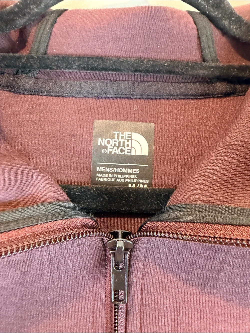 The North Face Men’s Full-Zip Hooded Jacket in Burgundy and Black Medium